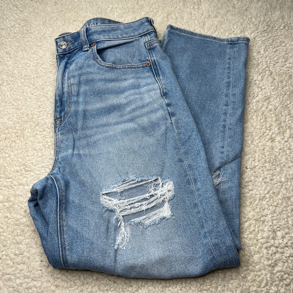 American Eagle Stretch Light Wash Distressed Jeans 8 Short